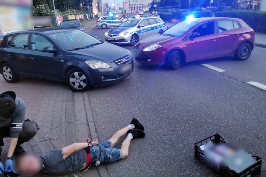 Pościg w Katowicach. Dwudziestolatkowie uciekali, bo mieli przy sobie narkotyki