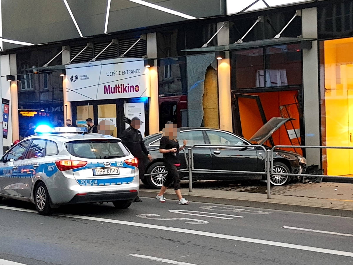 Monitoring zarejestrował wczorajszy wypadek przy Galerii Katowickiej