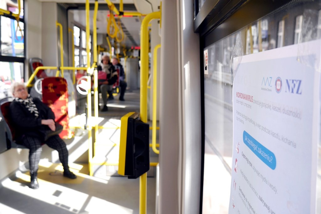Jeszcze więcej osób może wsiąść do autobusów i tramwajów