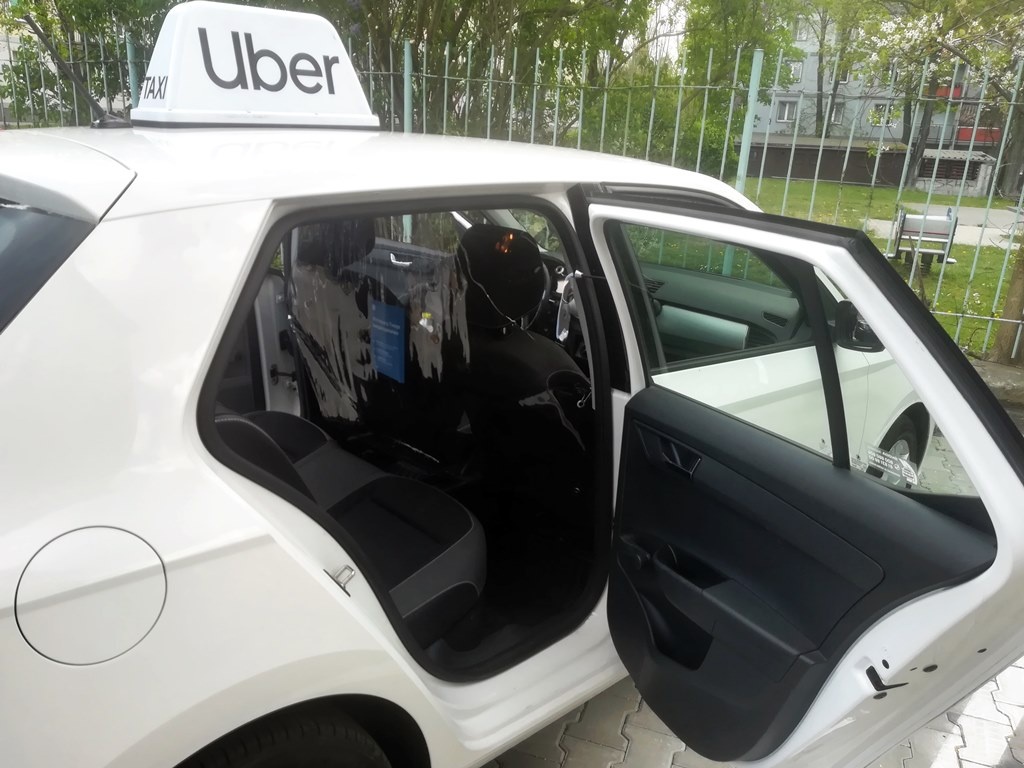 Uber wozi za darmo pracowników służby zdrowia