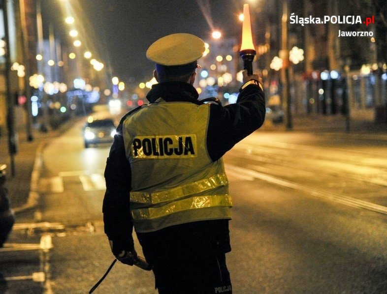 Mieszkaniec Katowic złamał zasady kwarantanny i po pijanemu pojechał samochodem do Jaworzna