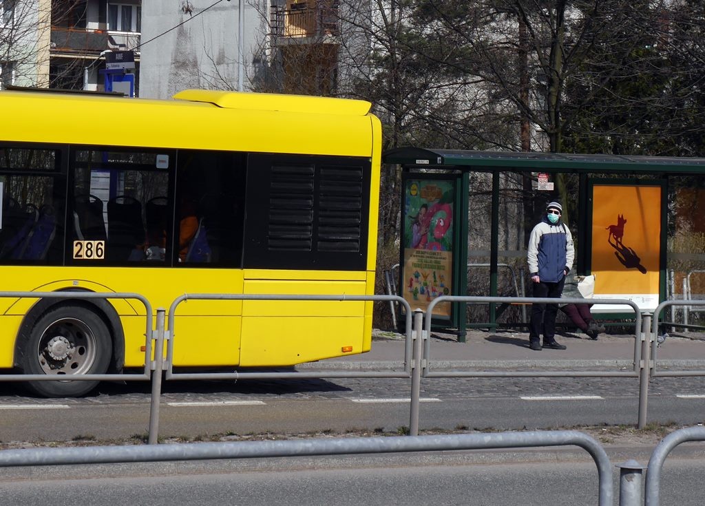 Od dzisiaj duże zmiany w rozkładach jazdy autobusów i tramwajów