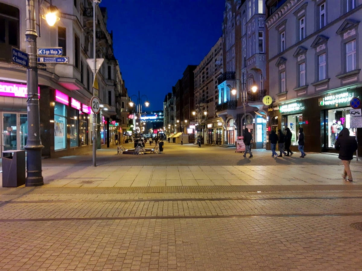 Nocne strzały w centrum Katowic? Policja potwierdza zgłoszenie
