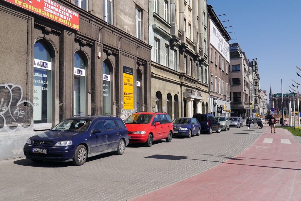 Patrolowanie parków, placów zabaw czy ogródków działkowych kontra samowola kierowców w centrum Katowic