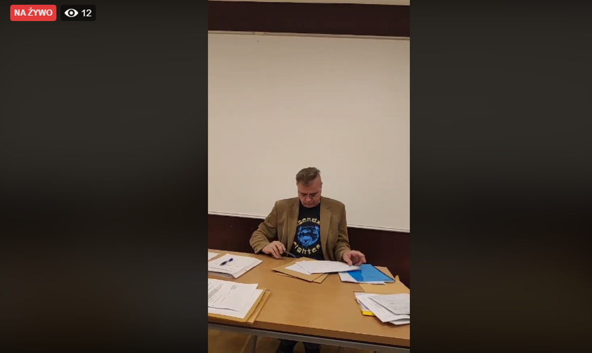 Oferenci boją się przychodzić osobiście, więc KZGM transmituje otwarcie ofert przetargowych na Facebooku
