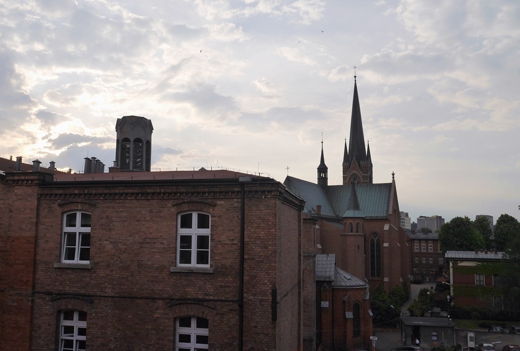 Szpital Bonifratrów w Bogucicach apeluje o pomoc. Potrzebne są pieniądze na maseczki i kombinezony