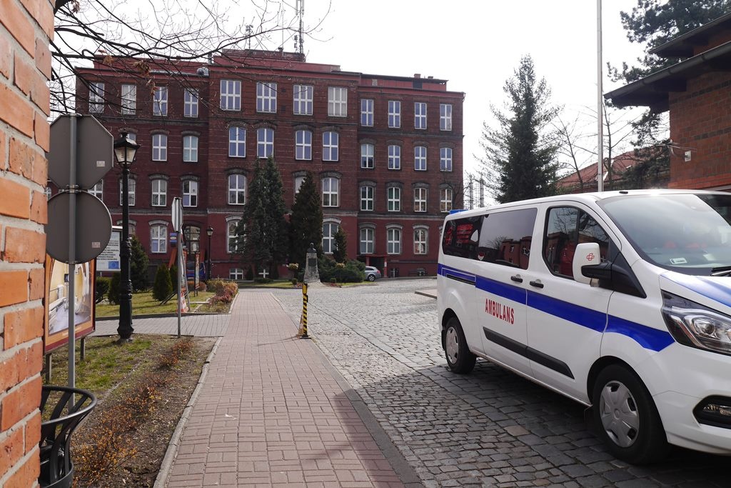 Pacjent chory na koronawirusa trzy dni leżał na oddziale wewnętrznym katowickiego szpitala. Teraz prawie 30 osób personelu będzie w kwarantannie