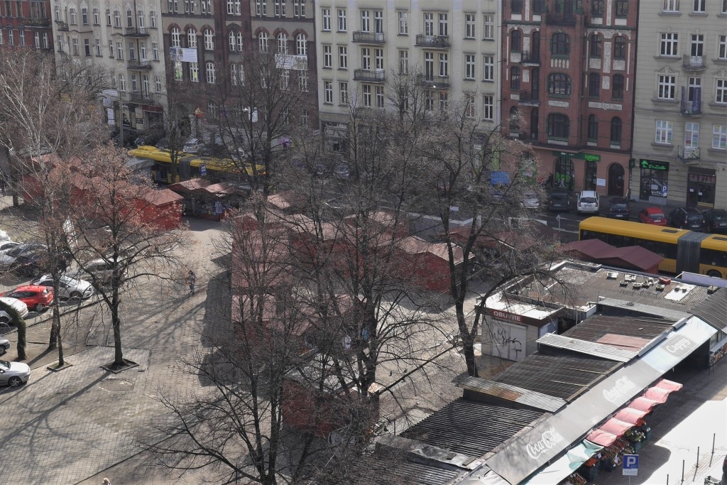 Targowisko w centrum Katowic to samowola budowlana