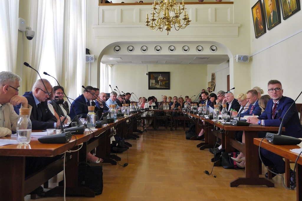 Sesja Rady Miasta Katowice się odbędzie, ale z bardzo ograniczonym porządkiem obrad