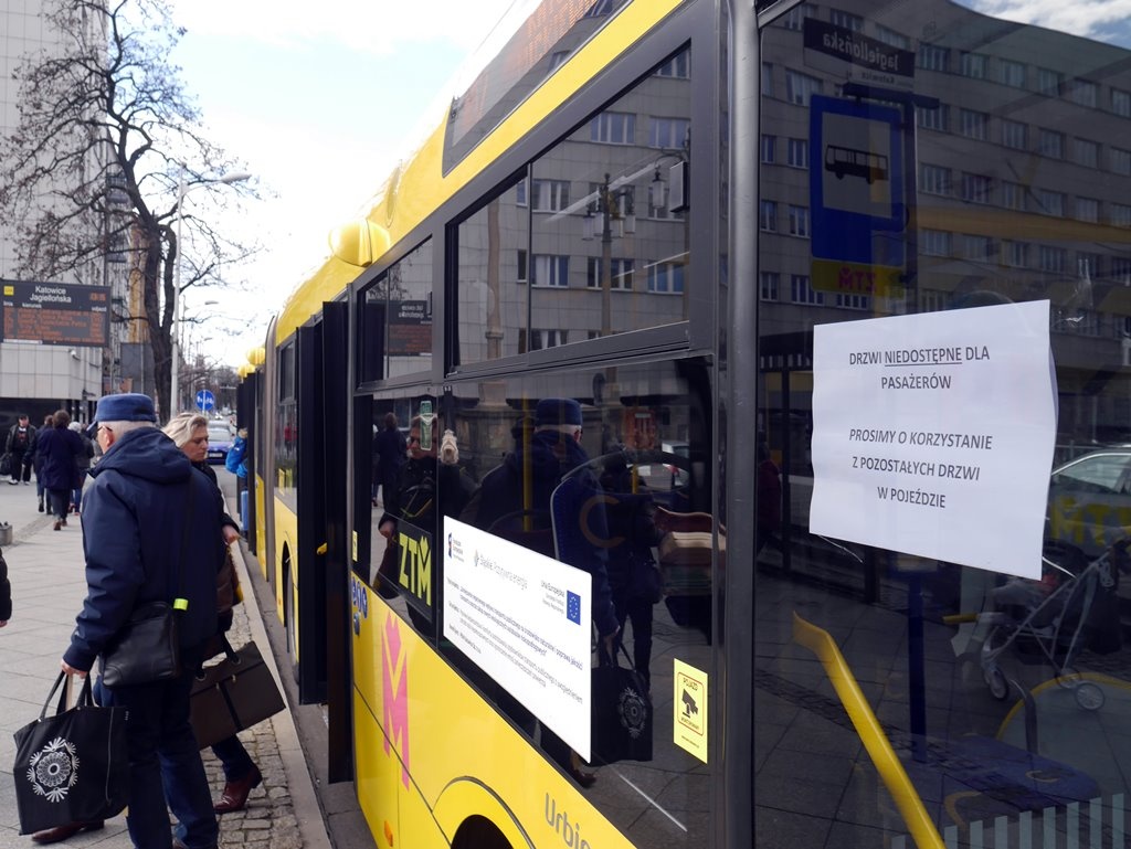 Od poniedziałku ograniczenia w kursowaniu komunikacji publicznej