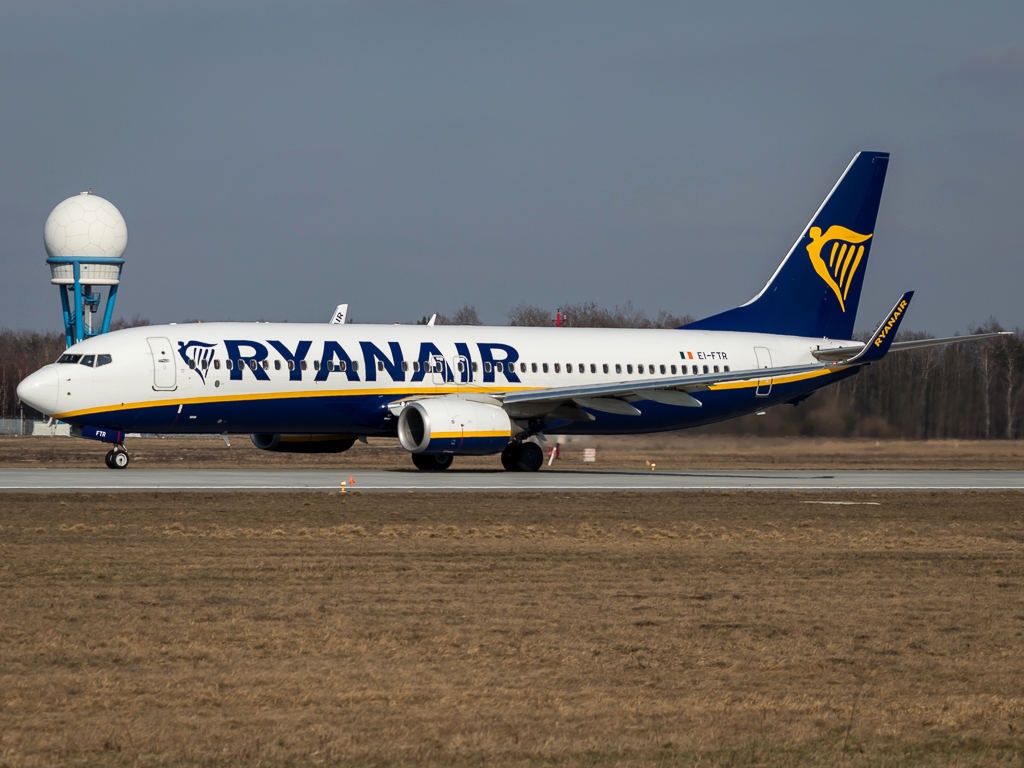 Ryanair odwołuje wszystkie loty do Włoch
