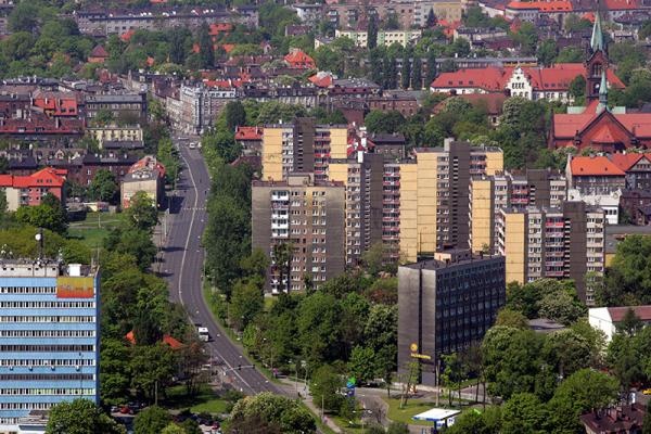 A może by tak skopiować rozwiązanie z Zabrza i obniżyć czynsz lokatorom mieszkań komunalnych w zamian za wymianę pieca