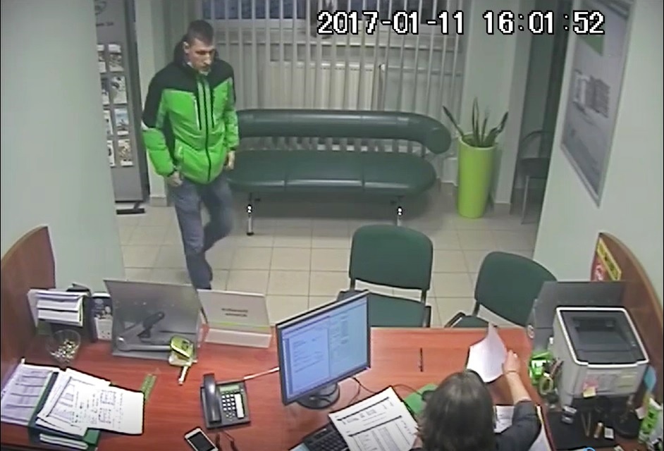 Założył konto bankowe na cudze nazwisko. Poszukuje go policja