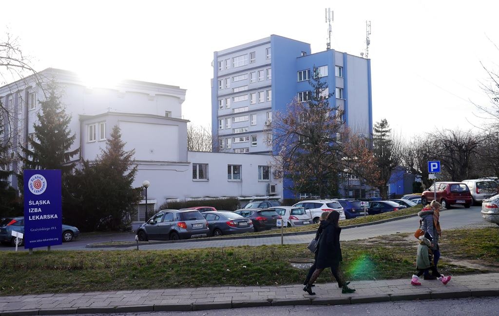 Tylko dla lekarzy i mieszkańców? Pojawiły się nowe propozycje rozwiązania konfliktu o parking na Koszutce