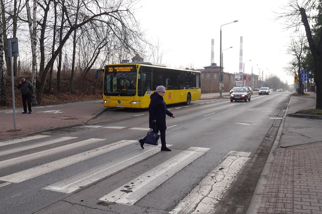 60-latka zginęła na pasach w Katowicach. Radni prosili o sygnalizację świetlną, ale miasto nie miało pieniędzy