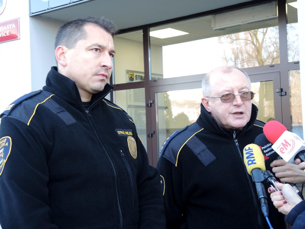 Część strażników miejskich w Katowicach rozpoczęła protest. Zapowiadają, że nie będą wystawiać mandatów