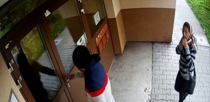 Okradli starszą kobietę w Giszowcu. Policja poszukuje tej dwójki