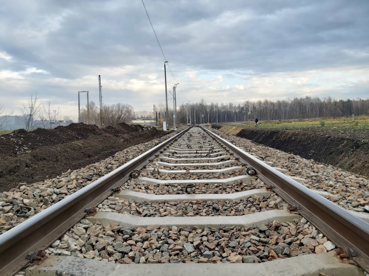 Pociągi po latach wyjechały na linię kolejową w Katowicach. Kierowcy muszą uważać