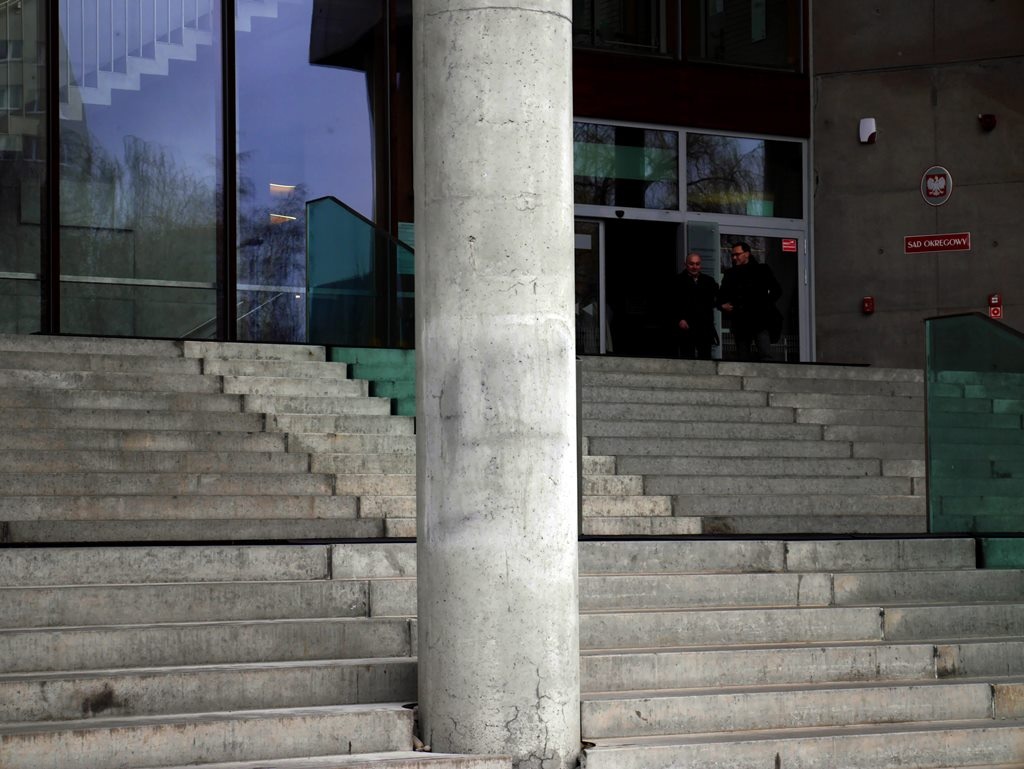 80-latek namalował swastyki na budynku sądu w Katowicach