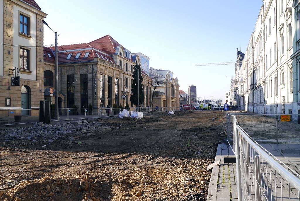 Dworcowa zostanie całkiem zamknięta. Strażnicy patrolują okolice inwestycji