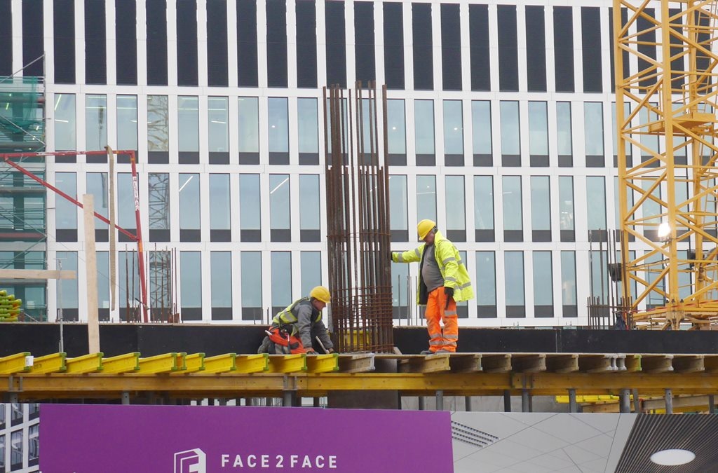 Pierwszy biurowiec Face 2 Face prawie gotowy. Trwa budowa drugiego