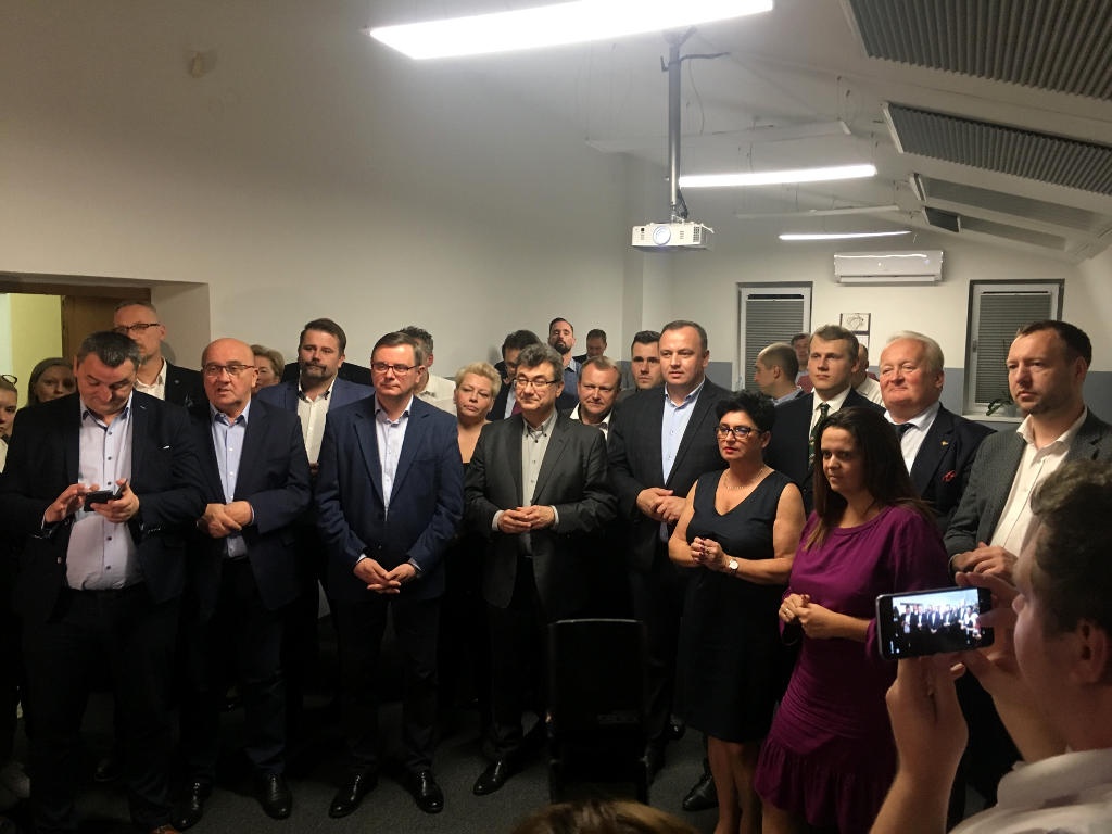 PKW podała najnowsze wyniki wyborów. Do policzenia zostały tylko głosy z zagranicy