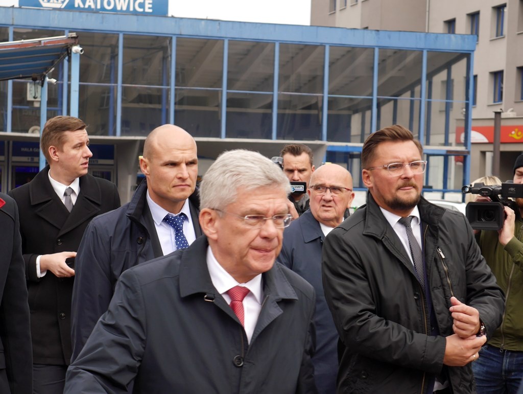 Miało być o rewitalizacji placu przy dworcu, a był kolejny przystanek w kampanii wyborczej PiS