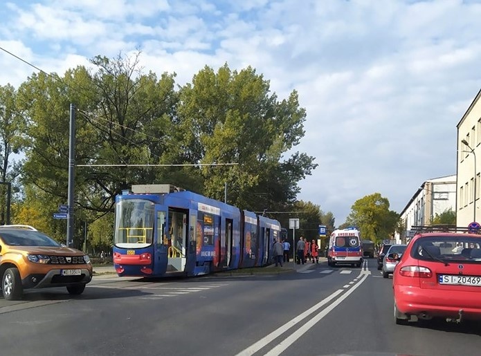 Śmiertelny wypadek na północy Katowic. Tramwaj potrącił kobietę [WIDEO]