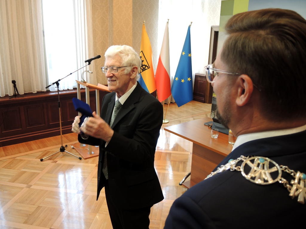 Prof. Andrzej Jasiński Honorowym Obywatelem Katowic