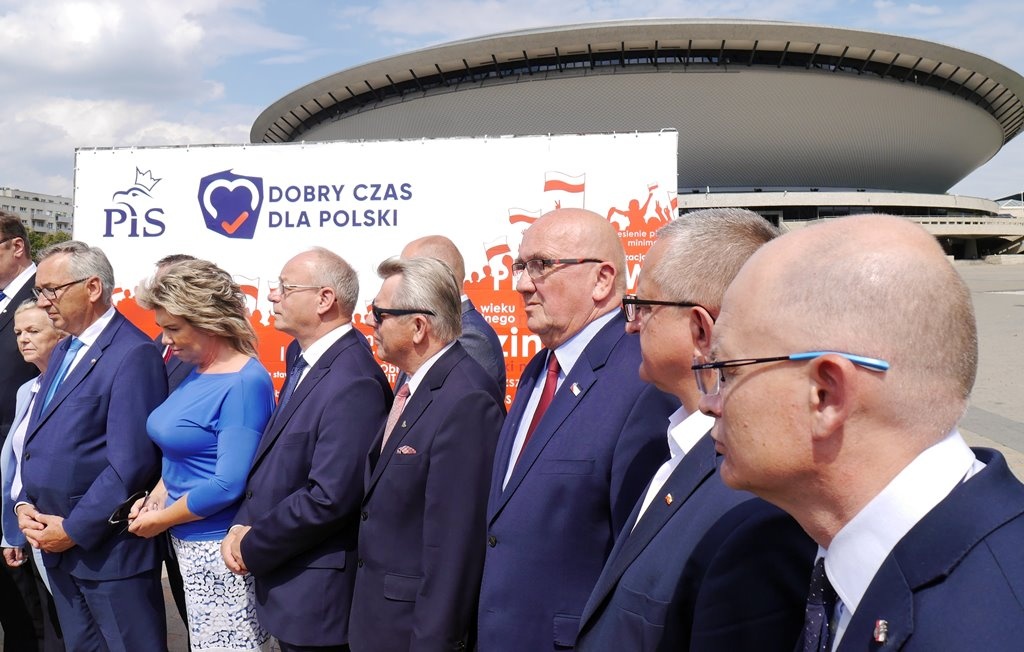 Premier Morawiecki i inne 