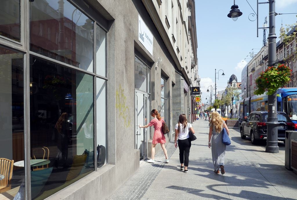 Otwiera się kawiarnio-księgarnia, a wkrótce powstanie galeria. To nowe lokale na kulturę