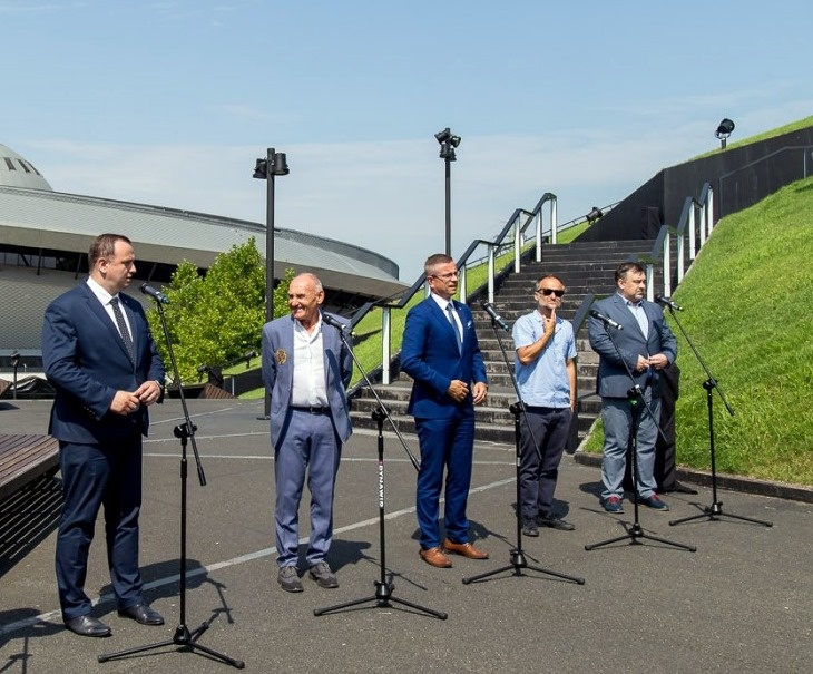 Trzy duże imprezy jednocześnie w Katowicach. Kolarze, Off Festival i badminton