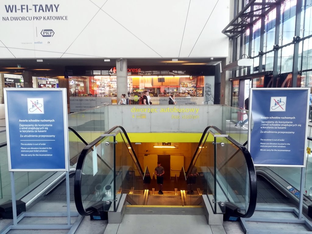 Dzień dobry Katowice. Dzisiaj ma się rozpocząć wymiana schodów na dworcu PKP