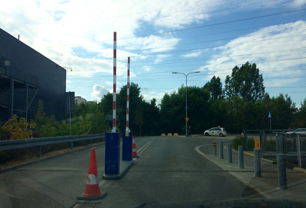 IKEA instaluje szlabany na swoim parkingu