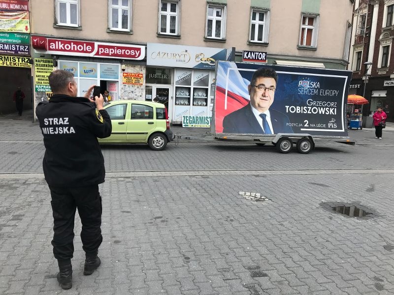 Kandydat na europosła reklamował się w niedozwolonym miejscu