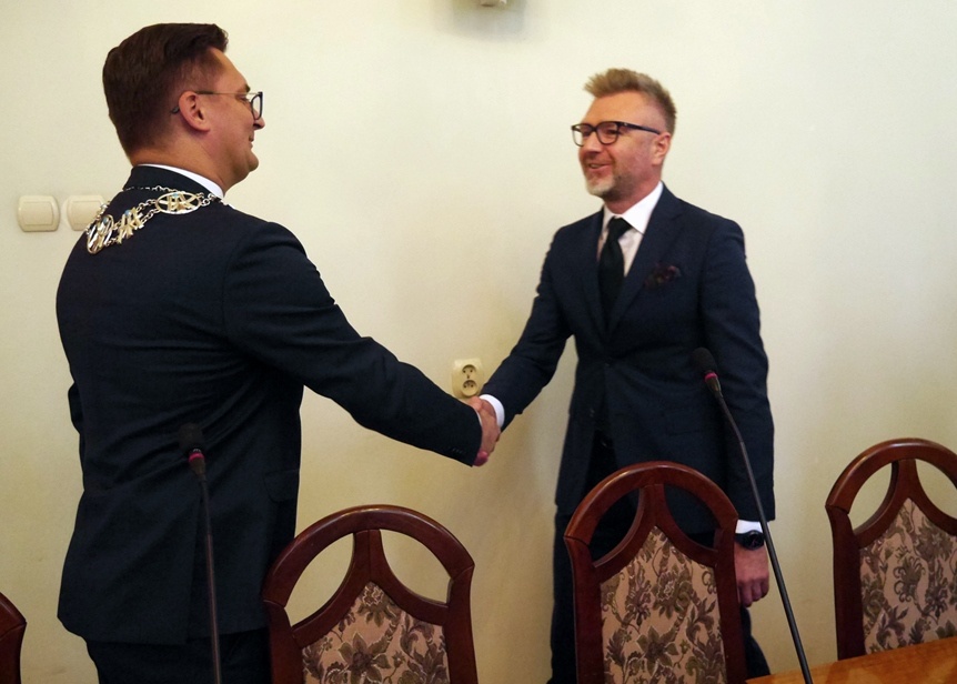 Zakup służbowego samochodu dla urzędu miasta to w Katowicach problem. Dla wszystkich
