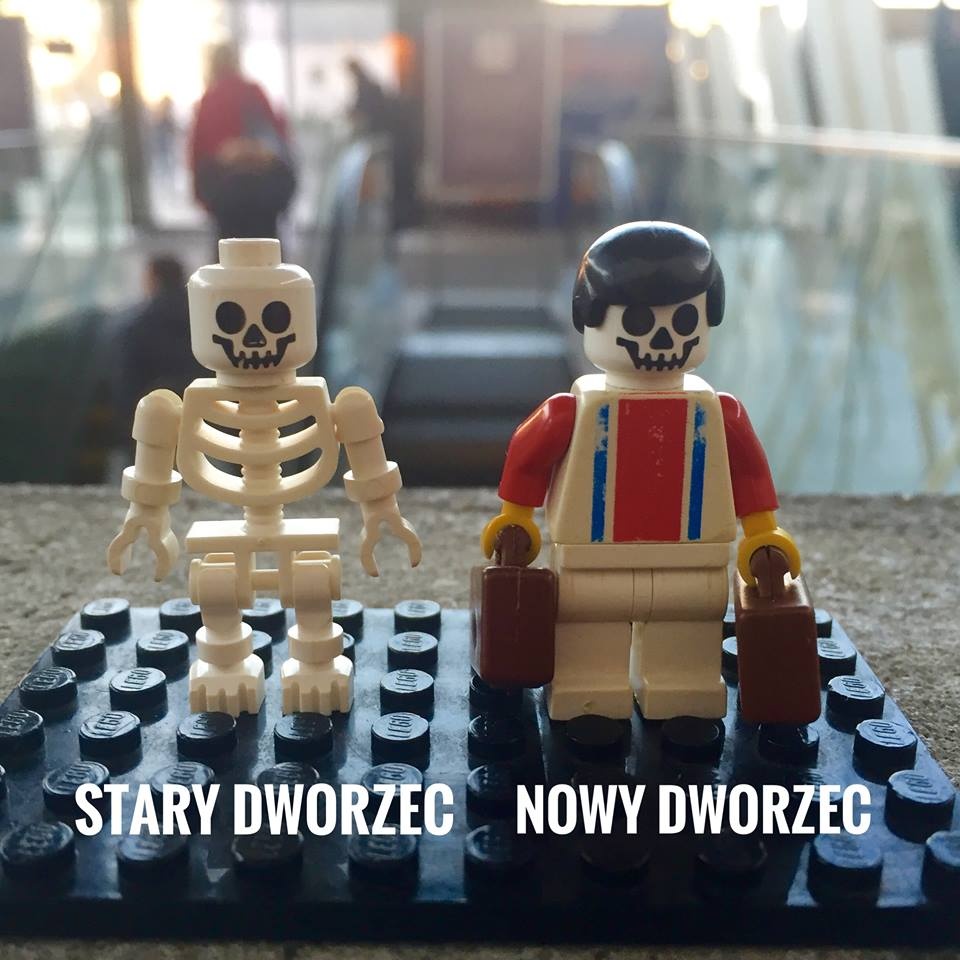 Piosenka o schodach na dworcu w Katowicach, które naprawią ludziki Lego