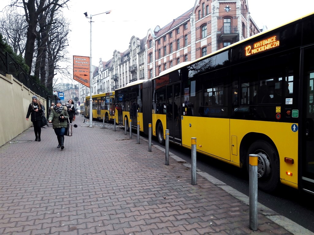 Metrobilet z opóźnieniem i tylko na karcie ŚKUP
