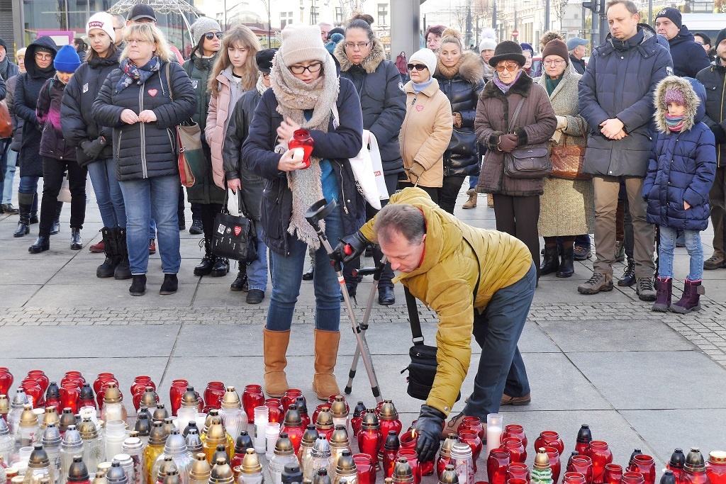 Katowice żegnają Pawła Adamowicza