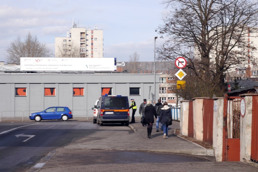 Potrącenie starszej kobiety w centrum Katowic. Kierowca uciekł z miejsca wypadku