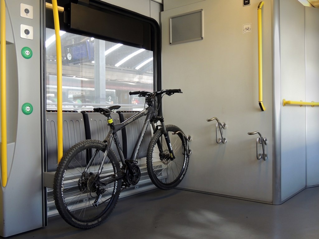 Koleje Śląskie rezygnują z darmowego przewozu rowerów