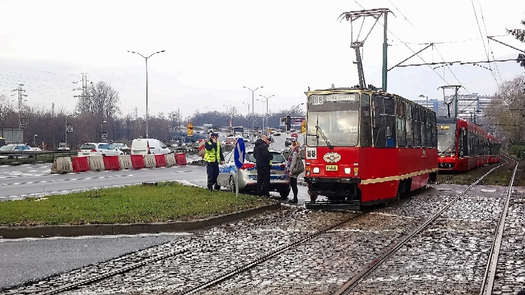 Zderzenie tramwaju z policyjnym radiowozem w Katowicach