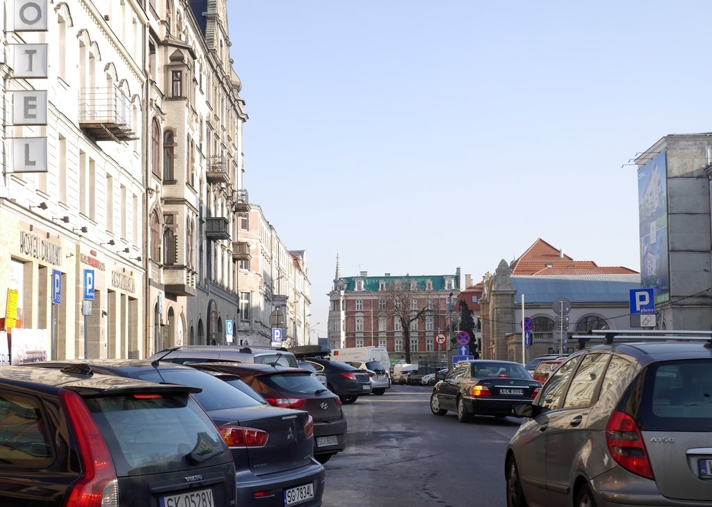 Kolejne zakazy parkowania w centrum Katowic