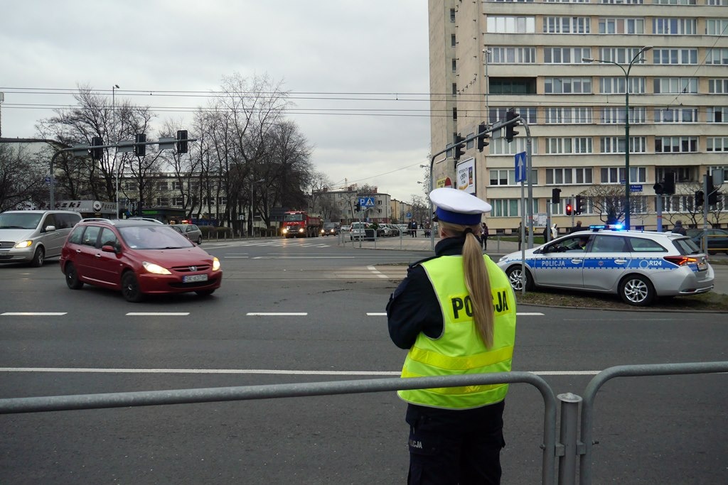Zagrożenie terrorystyczne i mnóstwo policjantów na ulicach Katowic