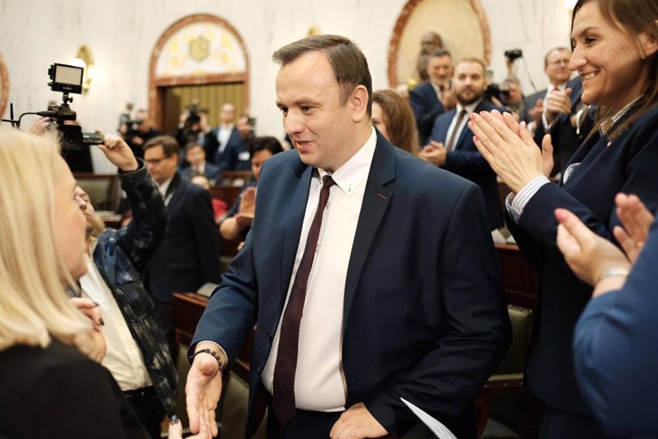 PiS będzie samodzielnie rządziło województwem. Jest nowy marszałek i zarząd