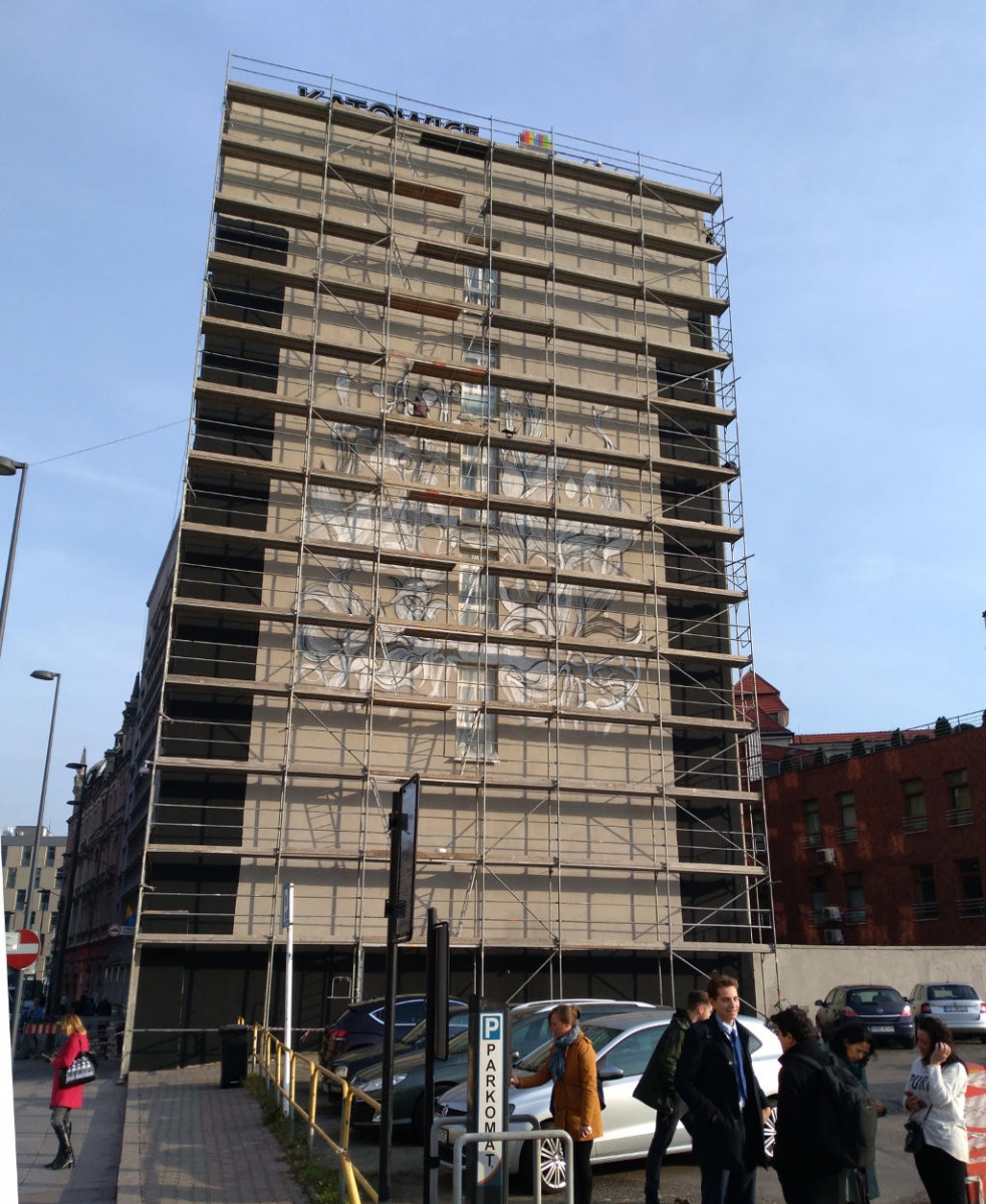 Dzień dobry Katowice. Na ścianie urzędu miasta powstaje mural