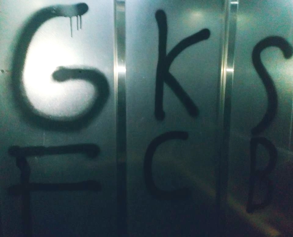 Kibole GKS-u zdewastowali Kukurydzę na os. Tysiąclecia