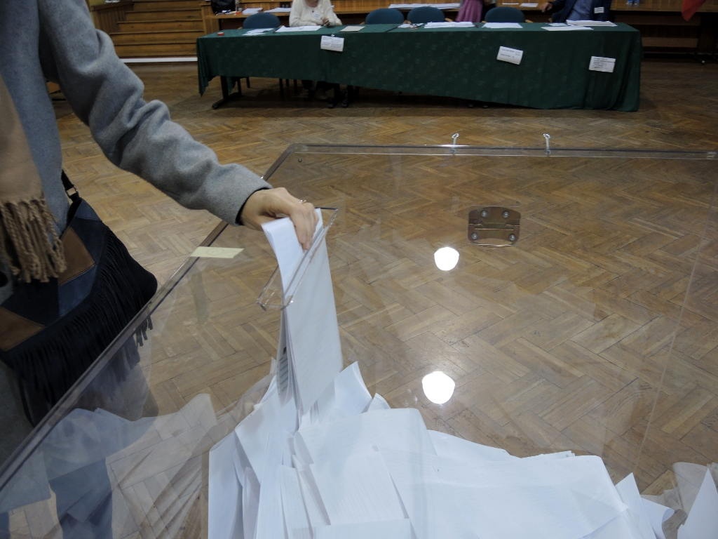 Trwa druga tura wyborów samorządowych