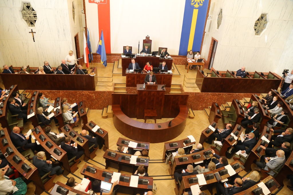 PKW podała oficjalne wyniki wyborów do sejmiku województwa. Wygrało PiS, ale rządzić nie będzie