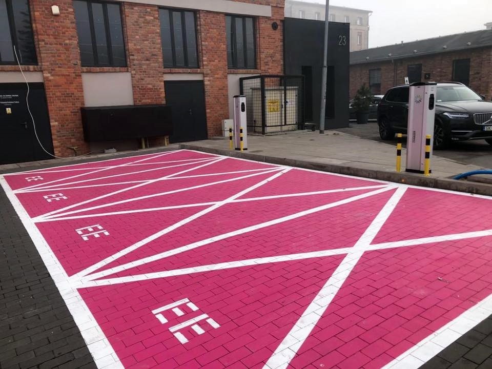 Tauron zamontował ładowarki do samochodów elektrycznych w Katowicach